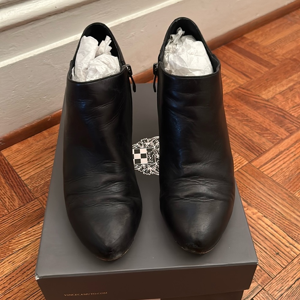Vince Camuto black leather Vive booties size 10